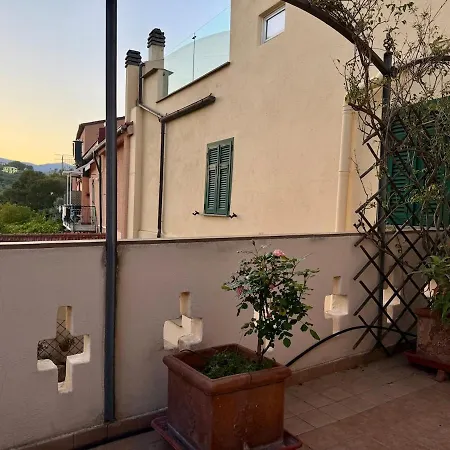 Host4u - Ex Archbishop's House & Terrace,