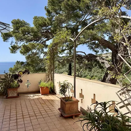 Host4u - Ex Archbishop's House & Terrace, Imperia