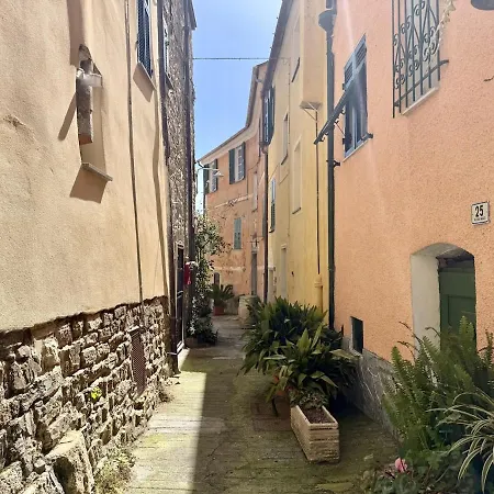 Διαμέρισμα Host4u - Ex Archbishop's House & Terrace, Imperia
